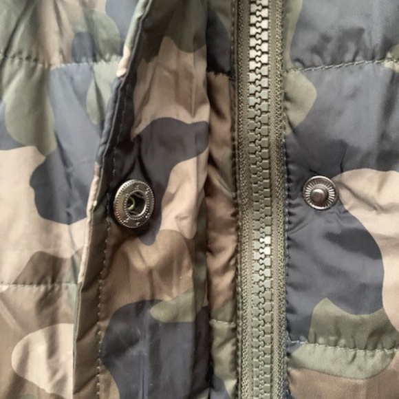 🐣🐣NWT Camo Vest Women SZ Medium🐣🐣 - Picture 4 of 8